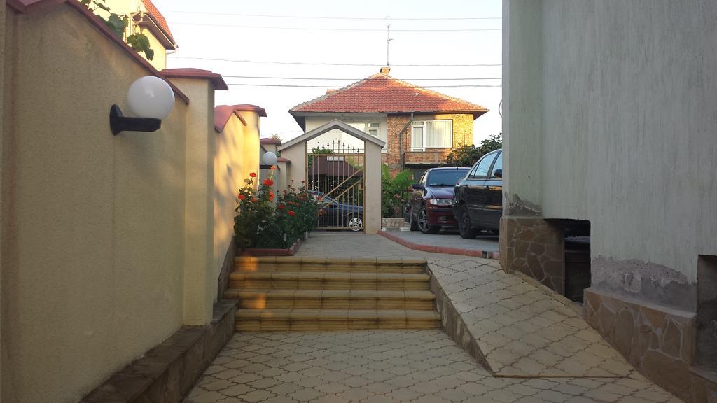 Guest House Markovi Ravda Ngoại thất bức ảnh